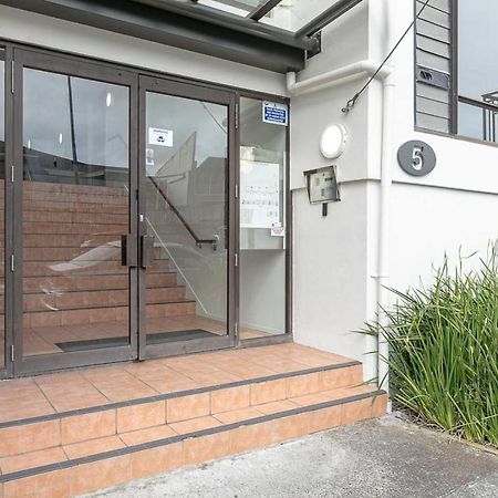 Roomy High-Ceiling Loft Apartment - Free Parking! 奥克兰 外观 照片